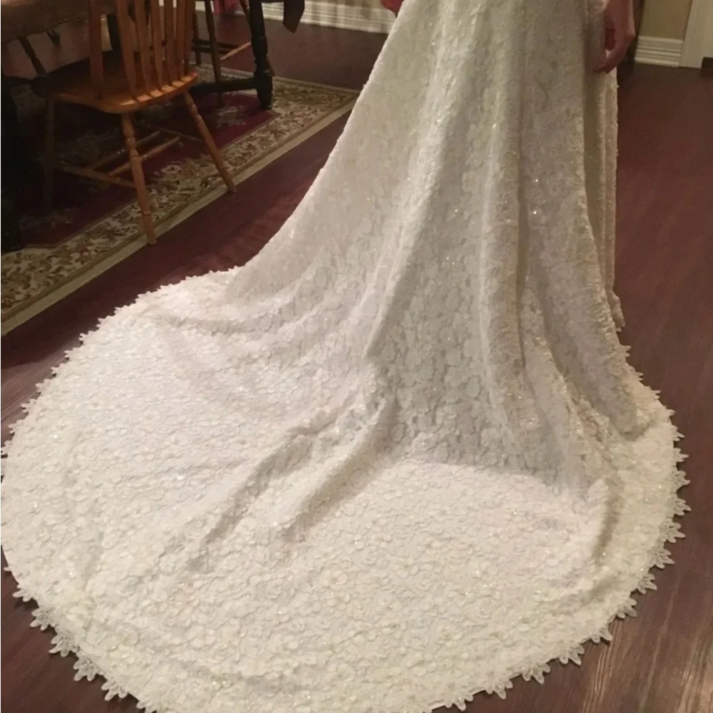 Elegant White Floral Gown - Picture 4 of 7